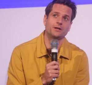 Klarna CEO Says AI Stops Hiring Amid Advertised Roles (PC Techcruch)