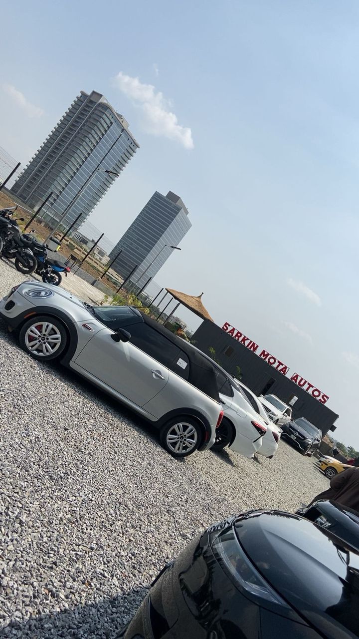 car dealer