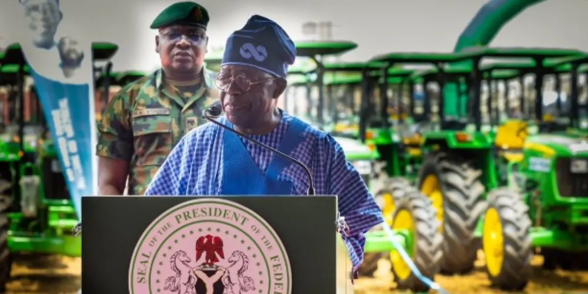 Tinubu displays a Chicago University classmate (Video)
