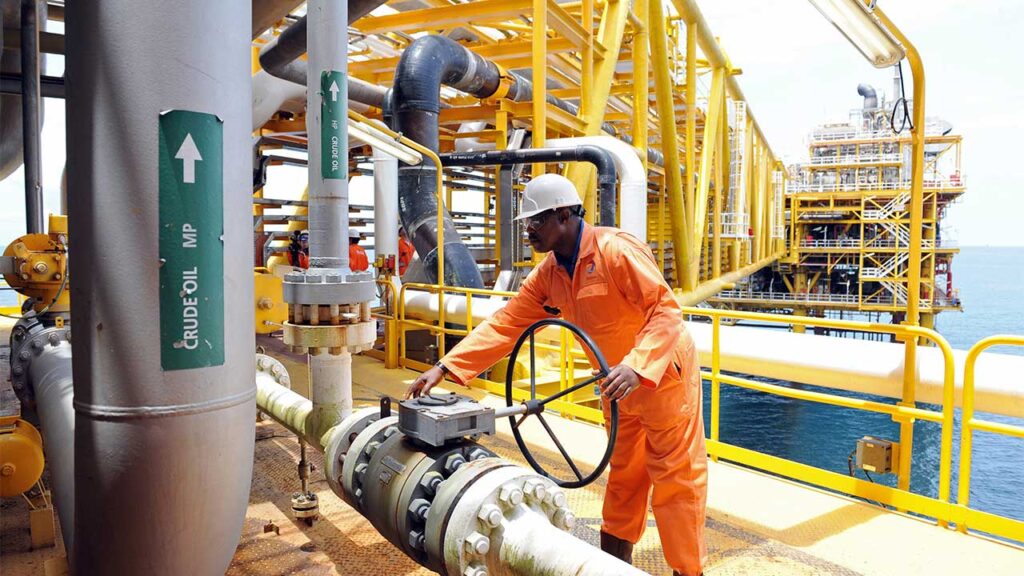 IMF Urges Nigeria to Adjust Budget Amid Oil Price Volatility