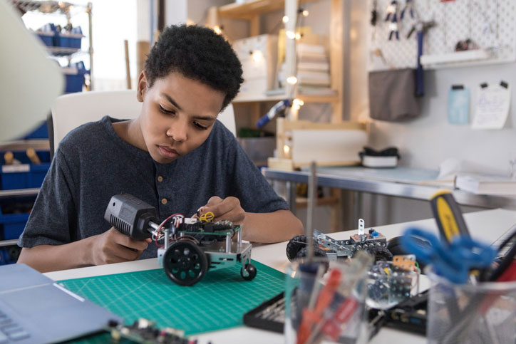 Schools charged to produce tech-driven leaders