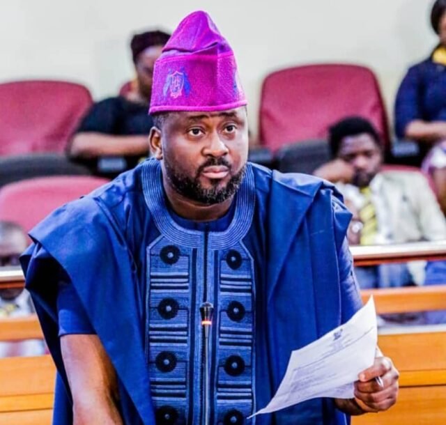 desmondelliot Desmond Elliot