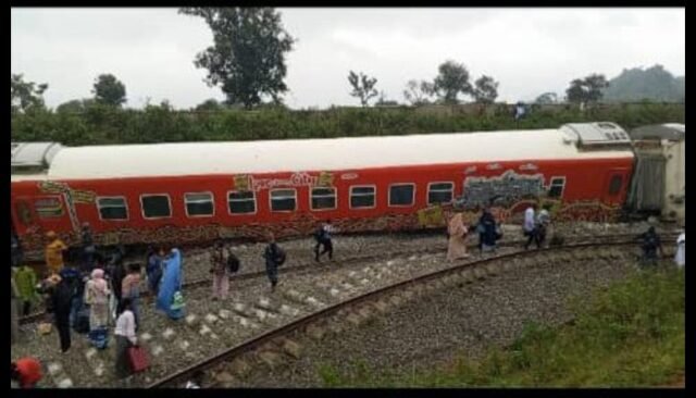 Abuja-Kaduna-train-derails Abuja-Kaduna train