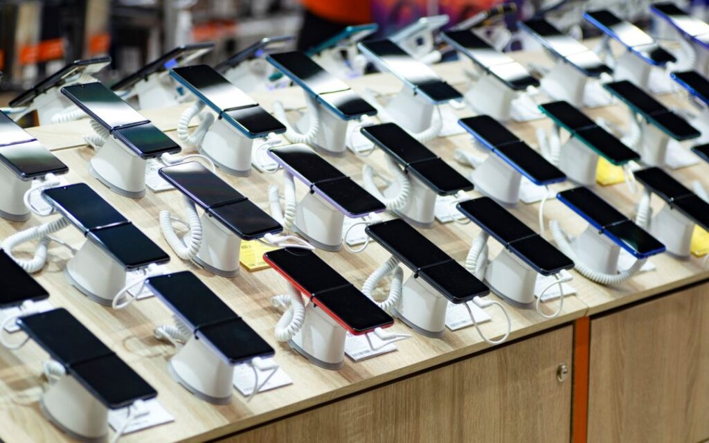 Africa’s Smartphone Market Grows 7% in Q2 2025, Outshining Global Trends