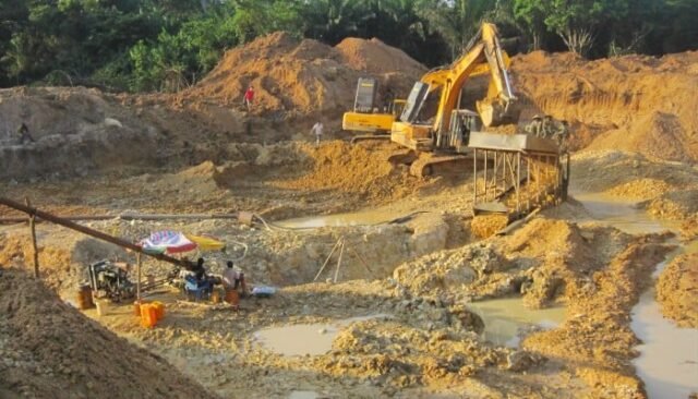 Ghana’s Golden Momen - World Bank Urges Channeling Oil and Mining Gains into People Ghana’s Golden Moment: World Bank Urges Channeling Oil and Mining Gains into People