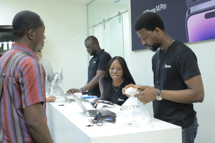 Nigeria’s Secret iPhone Economy