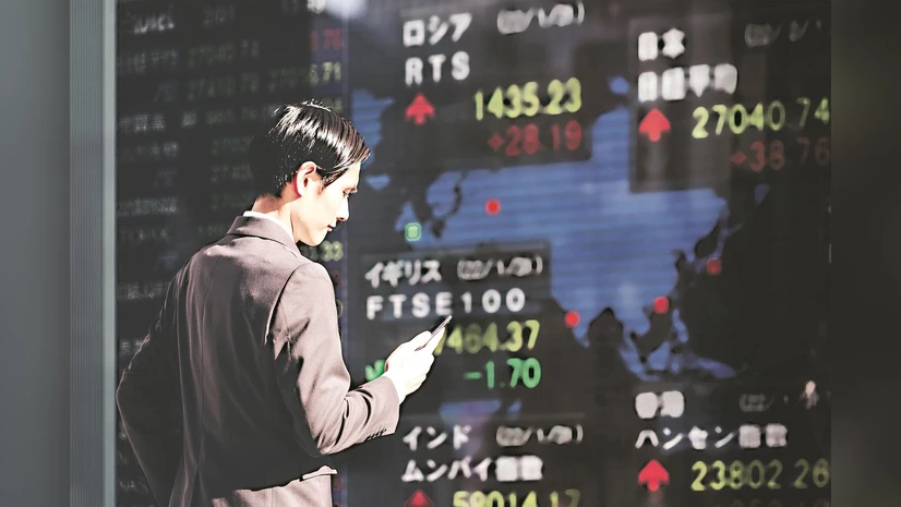 Asia Stocks Tech Rally Pushes Markets to Record Highs Amid Global Optimism