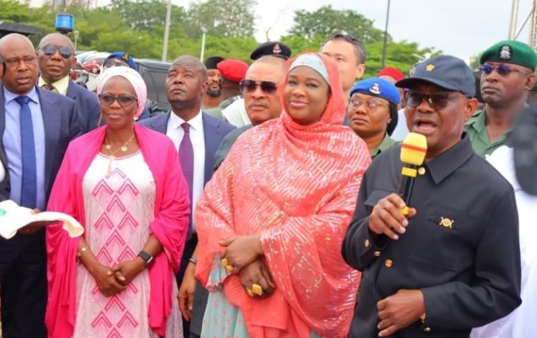 Chinese firms kick off “Light Up Abuja” solar streetlights drive