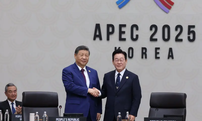 China’s Xi Proposes Global AI Governance Framework at APEC Summit