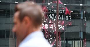 World Market Shares Retreat as Falling Tech Stocks Pull Wall Street Lower