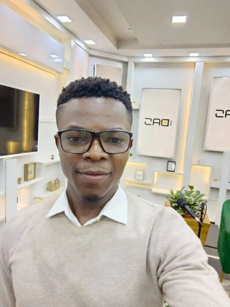 Frank Eleanya Honoured as Tech Journalist of the Year at AOT Lagos 2025