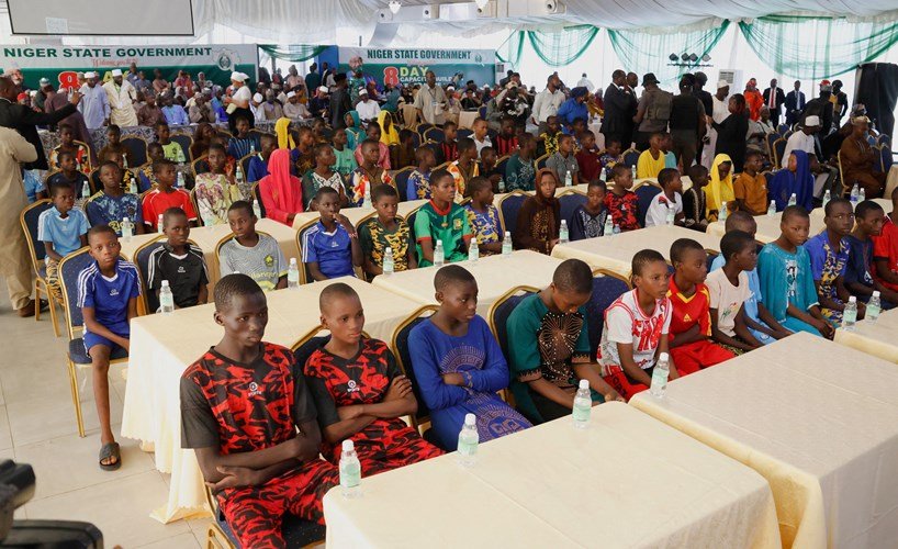 Nigerian Schoolchildren Freed and Returned to Their Families in Time for Christmas