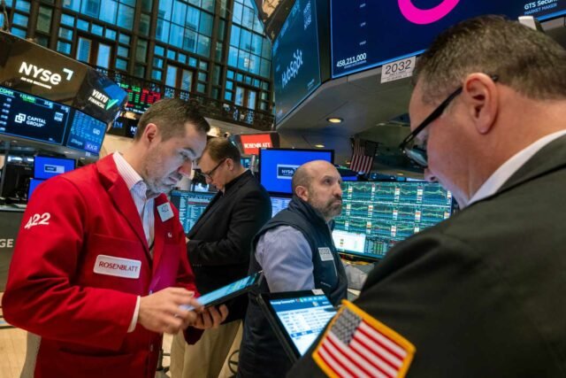 World Markets Rally on Global Earnings Hopes and Commodity Strength