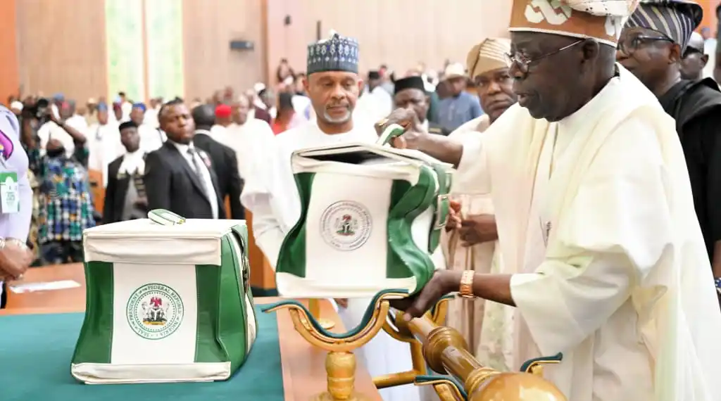 Nigeria’s 2026 Budget Prioritises Feeding and Scholarships for Pupils and Students