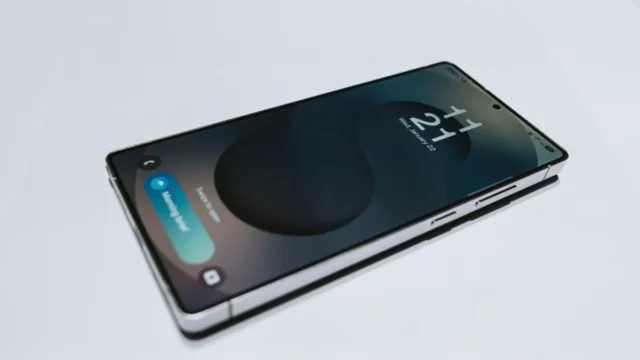 hero-image Samsung’s Next Galaxy Flagship Reveals a High-Privacy Display Feature