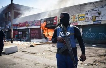 Xenophobia: Nigerians In S’Africa To Return Home As Attacks Escalate Xenophobia