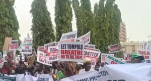 Protest Rocks National Assembly as Senate, Reps Tackle Crude Oil Theft National assembly