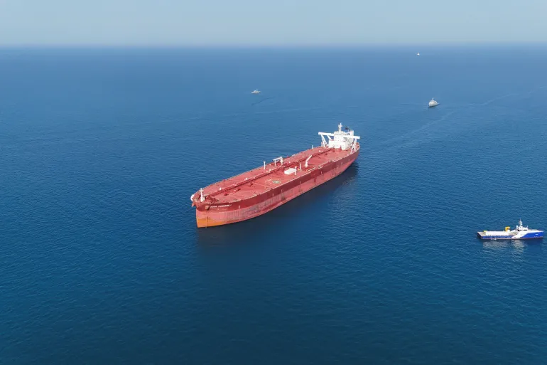 Iran Closes Strait of Hormuz, Blames US for Violating Agreement: Oil Route Crisis Deepens Global Tension