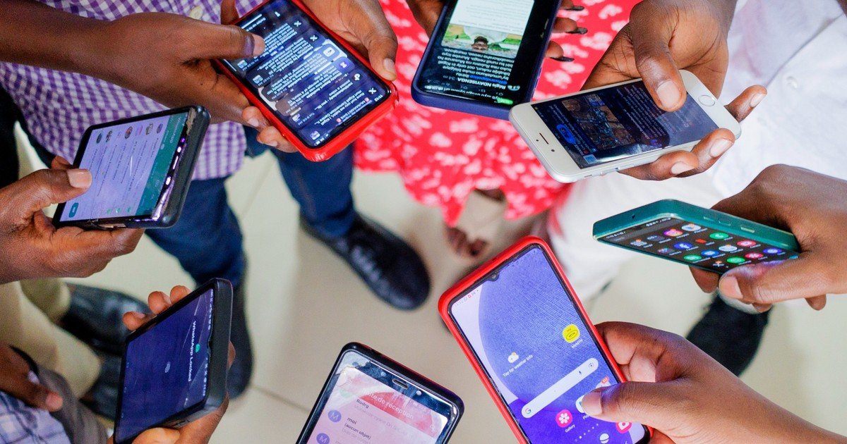 African Countries Unite to Push Affordable Internet Access and Lower Smartphone Costs