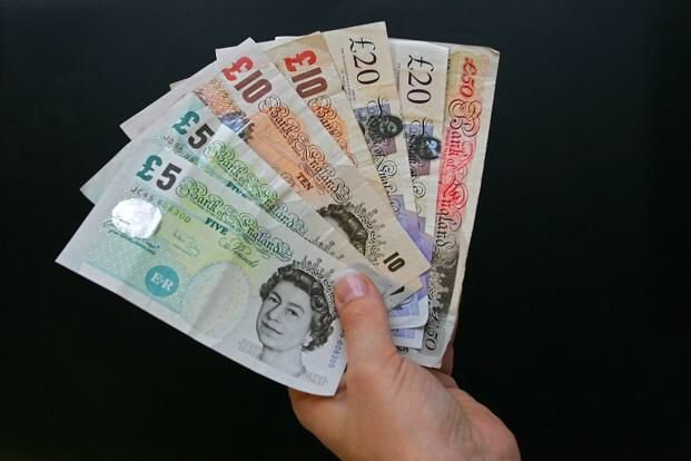 Naira Drops to New Low Against the British Pound
