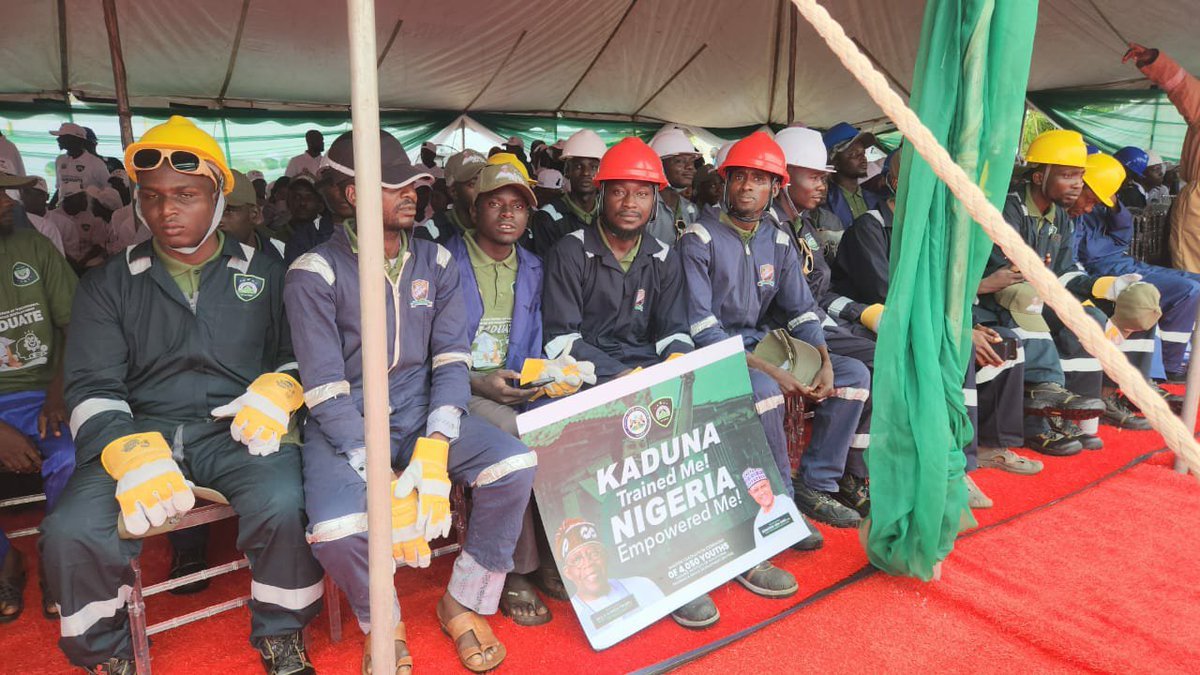 Nigeria Urges Industries to Hire Local Skilled Workers as Kaduna Graduates 4,050 Trainees