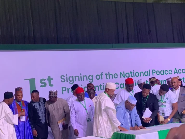 Politicians sign national peace accord