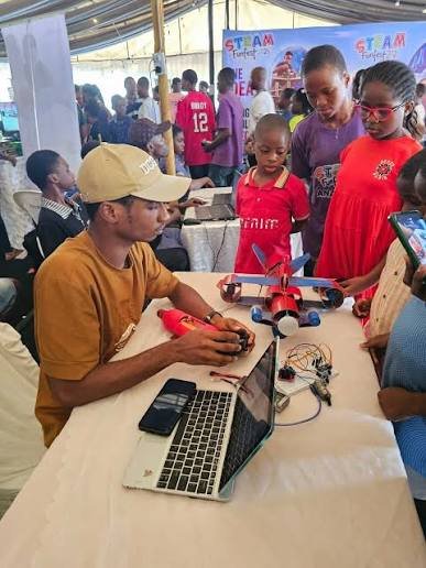 Anambra Begins Free Computer Training for Students and Young People