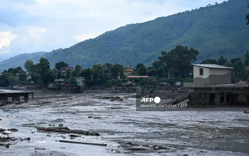 Himalayan floods hit Nepal